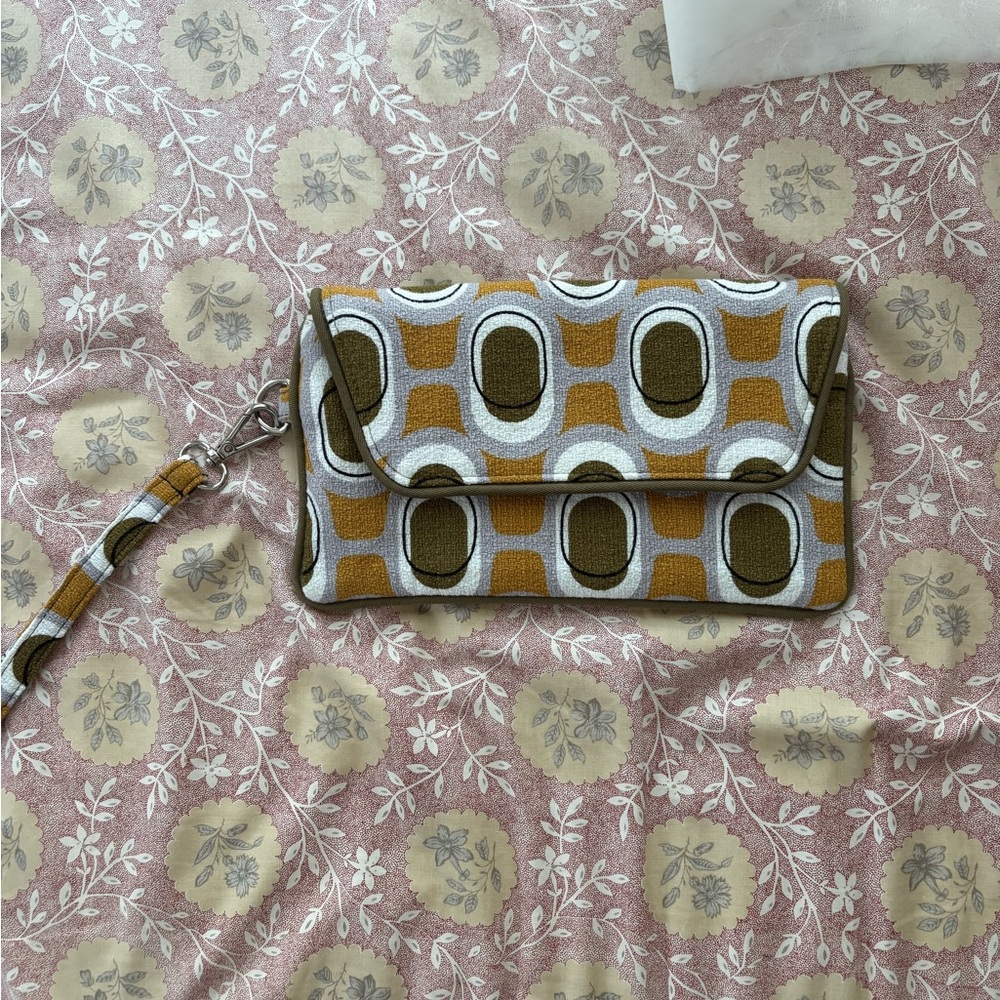 Geometric Pattern Wristlet Clutch in Mustard and Olive, No Brand